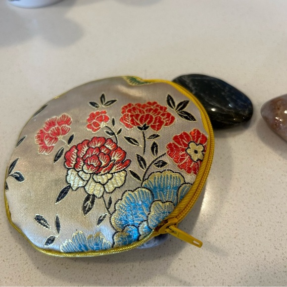 Set of Inspirational Wish Stones and Pouch - Picture 8 of 10